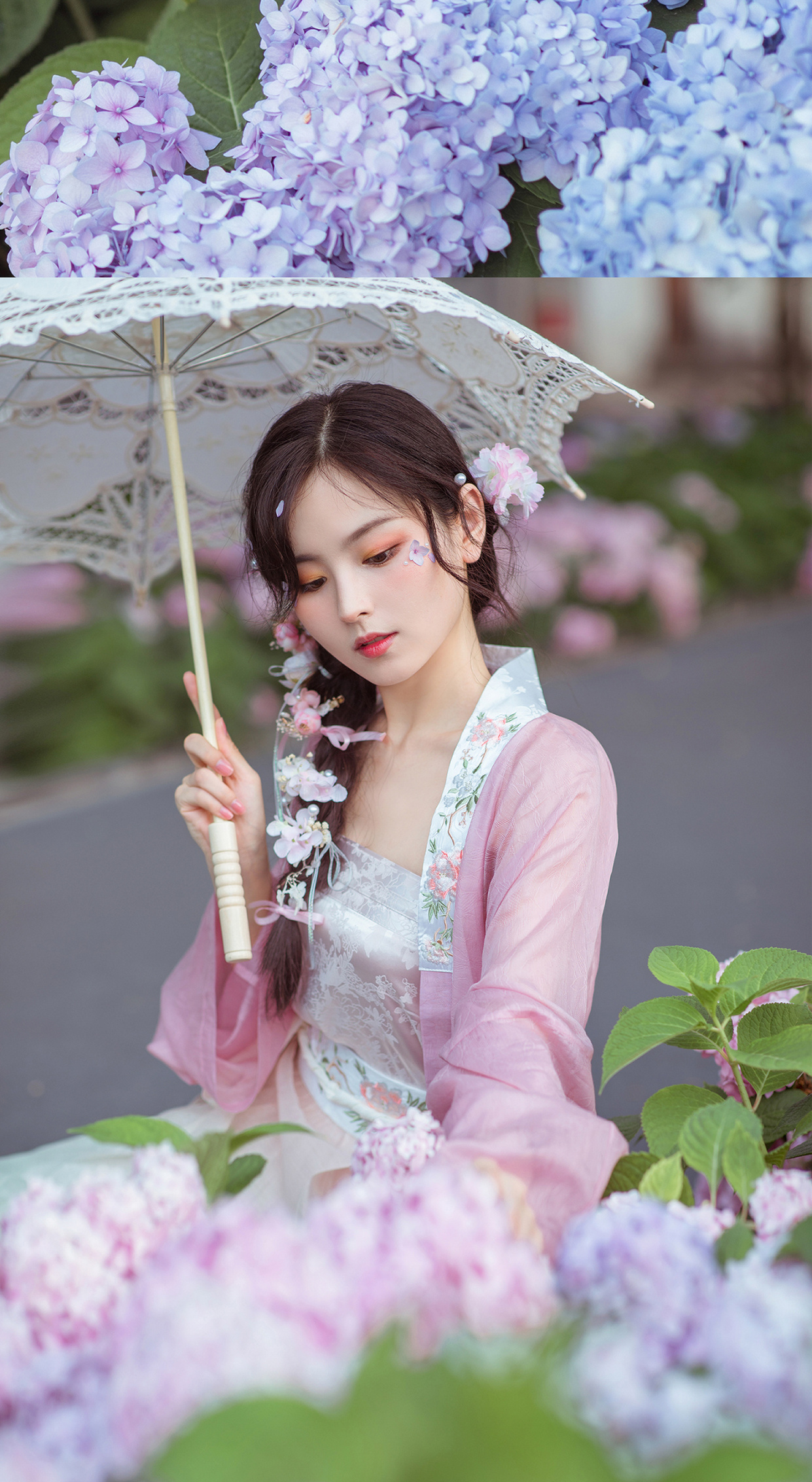 穿汉服不懂怎么弄发型?试试最近流行的"鲜花辫",温柔又优雅